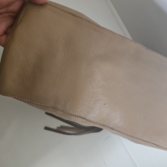BELOW THE BELT LEATHER TOTE BAG TAN - Picture 5 of 11